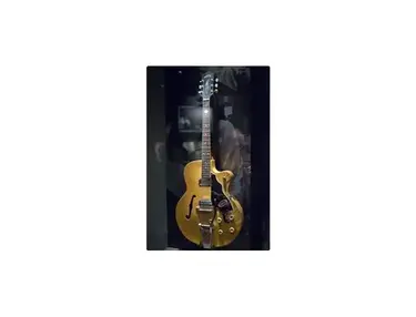 Maton SE777