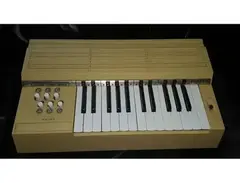 Magnus Electric Chord Organ