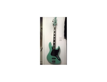 Dan Andriano s Bass Guitars Equipboard dan-andriano-s-bass-guitars-equipboard