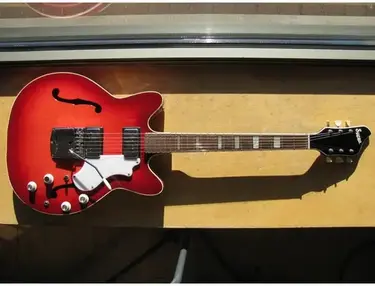 Supro S676 Carlisle