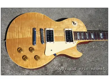 1975 Gibson Les Paul Standard guitar