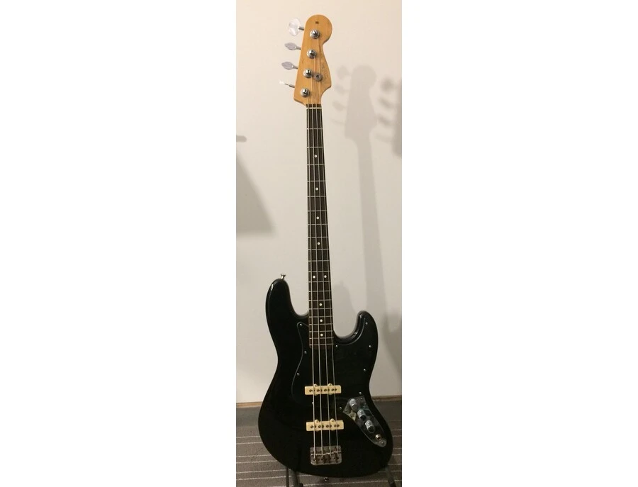 Fender 50th Anniversary American standard Jazz Bass - What To Know