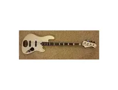 Lakland skyline Darryl Jones 4 String (DJ4) (Pearl/Rosewood)
