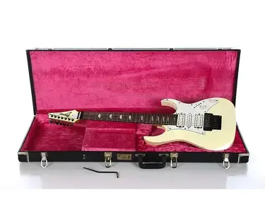 1991 Ibanez UV7PWH Universe 7 String