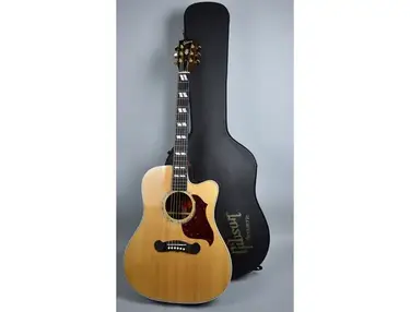 Gibson 2006 songwriter deluxe acoustic electric