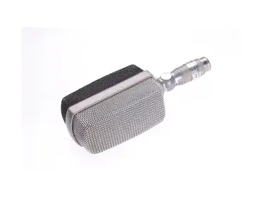 AKG D36