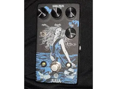 Walrus Audio Julia Alternate Artwork Edition