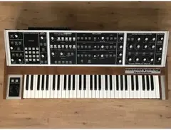 Moog Memorymoog Plus Moog Memorymoog Plus