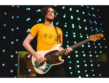 Fender Mustang Bass (Custom Microtonal)