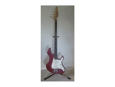 Fender Performer Bass