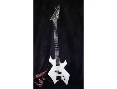 B.C. Rich Platinum Warlock Bass