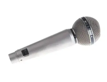 AKG D2000e