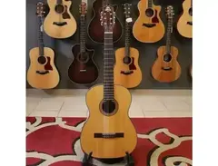 Favilla C-8 Classical Guitar main image