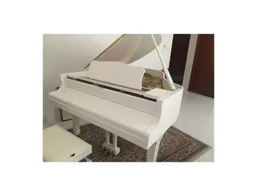 Yamaha Grand Piano (White)