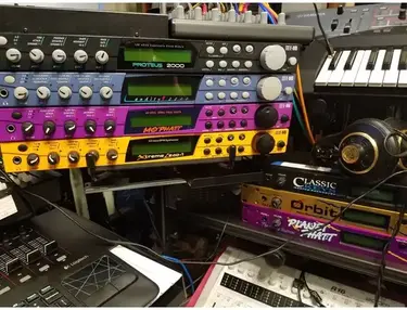 Emu Rack