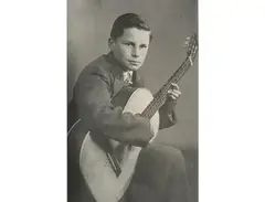 Vintage Ramírez guitar pre 1950s
