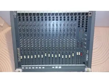 Soundcraft Spirit Live - 16