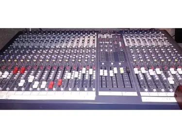 Soundcraft LX7-II  24