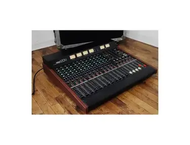 Yamaha MC 1204 Mixer