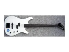 Larrivée Guitars LB-2 Fretless