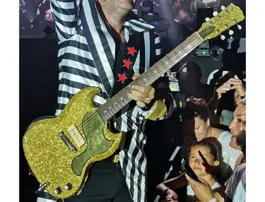 Matthieu Chedid's Gibson SG Junior