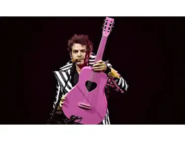 Matthieu Chedid's Billie Classic Guitar