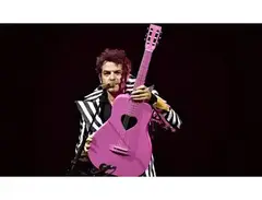 Matthieu Chedid's Billie Classic Guitar