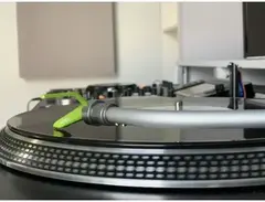 Reloop RP-7000 MK2 is a newer version of Reloop RP-7000