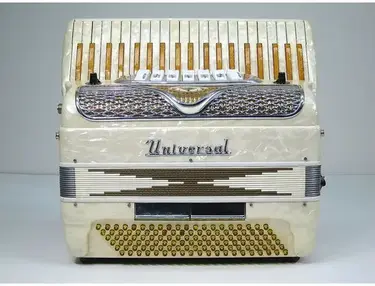 Vintage 1950s Universal 3-1/2 Octave 120-Button Accordion