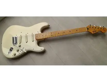 Fender “Squier Series” Standard Stratocaster (1992-1996)