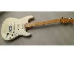 Fender “Squier Series” Standard Stratocaster (1992-1996)
