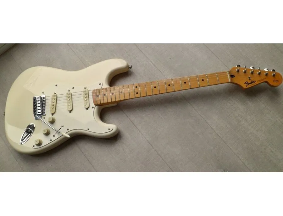 Fender “Squier Series” Standard Stratocaster (1992-1996) - What To Fender “Squier Series” Standard Stratocaster (1992-1996) - What To