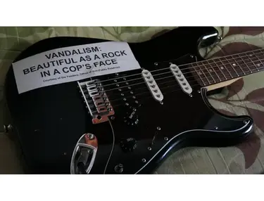 Squier "Vandalism" Stratocaster