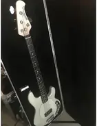 Music Man Stingray Bass w/Rosewood Fretboard