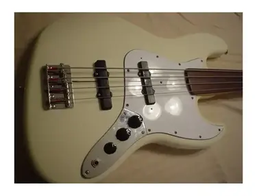 Fender Jazz (Made in Japan)