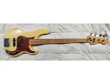 1989 (USA) Fender P-Bass.