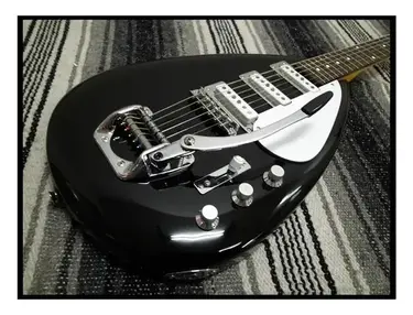 Phantom Teardrop 3 Pickup Guitar