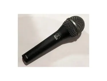 AKG D890