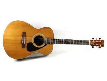Yamaha FG-331