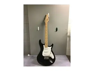 Behringer Strato