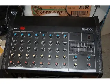 Sunn SR-8200 Powered Mixer