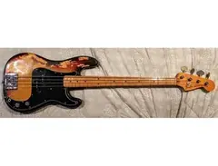 1976 (USA) Fender P-Bass. main image