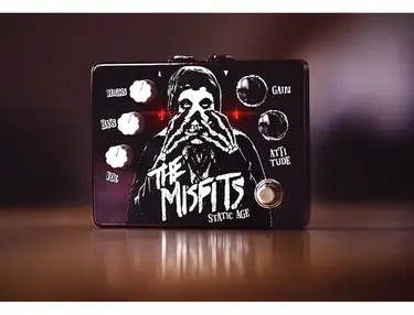 Misfits Static Age Crimson Red