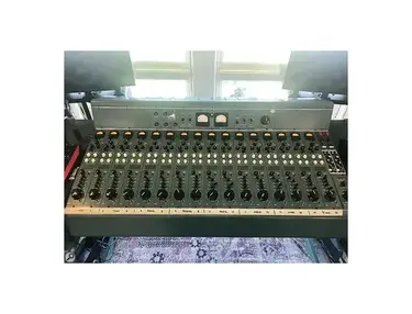 Tree audio valve console The Roots 16