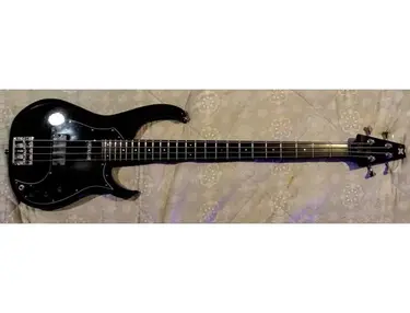 1993 Modulus M92 Bass.
