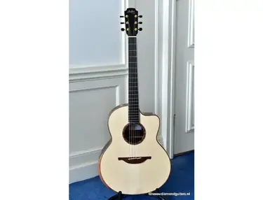 Lowden F50C