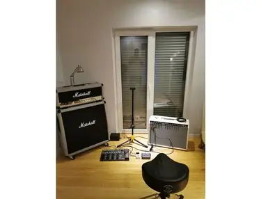 Marshall 2555X Silver Jubilee & Fender Limited Edition Champion 100