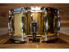 Pearl Custom Classic Series 14 X 6.5 Hammered Brass Snare Drum image 2