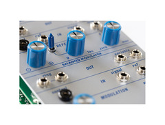 Tiptop Audio Buchla 285t Frequency Shifter and Balanced Modulator Eurorack Module image 4