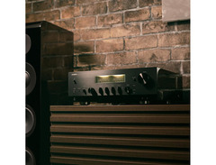 Yamaha R-N2000A Stereo Network Receiver image 2